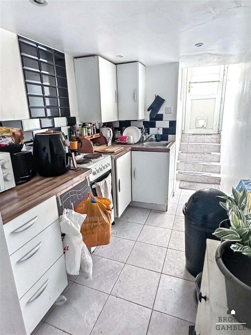 4 Bedroom House. Susans Road in Eastbourne,  10